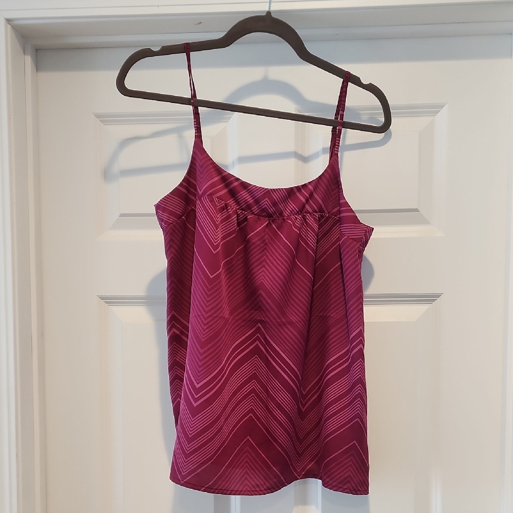 Old Navy Women's Magenta Chevron Camisole